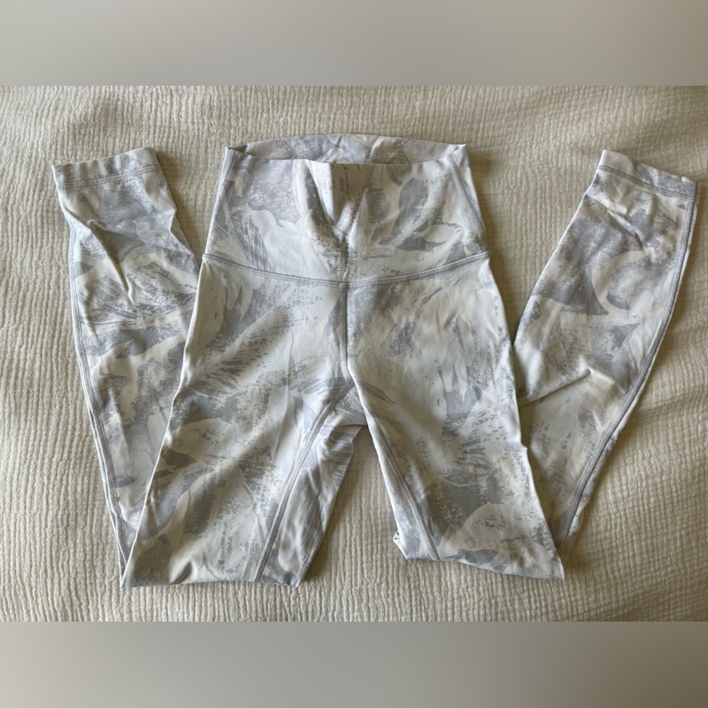 Lululemon wunder under Luxtreme leggings